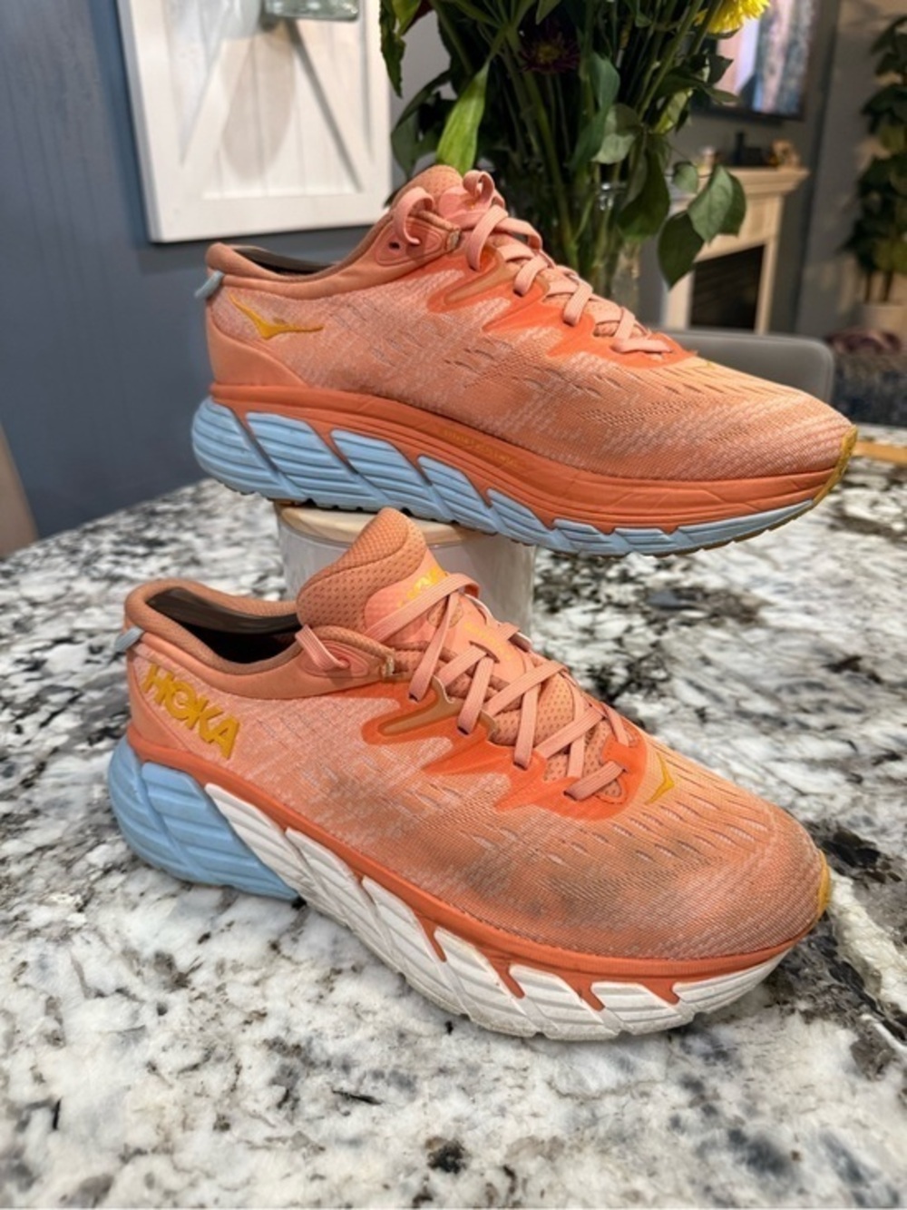 Hoka One One Gaviota 4 Running Shoes woman’s size 9